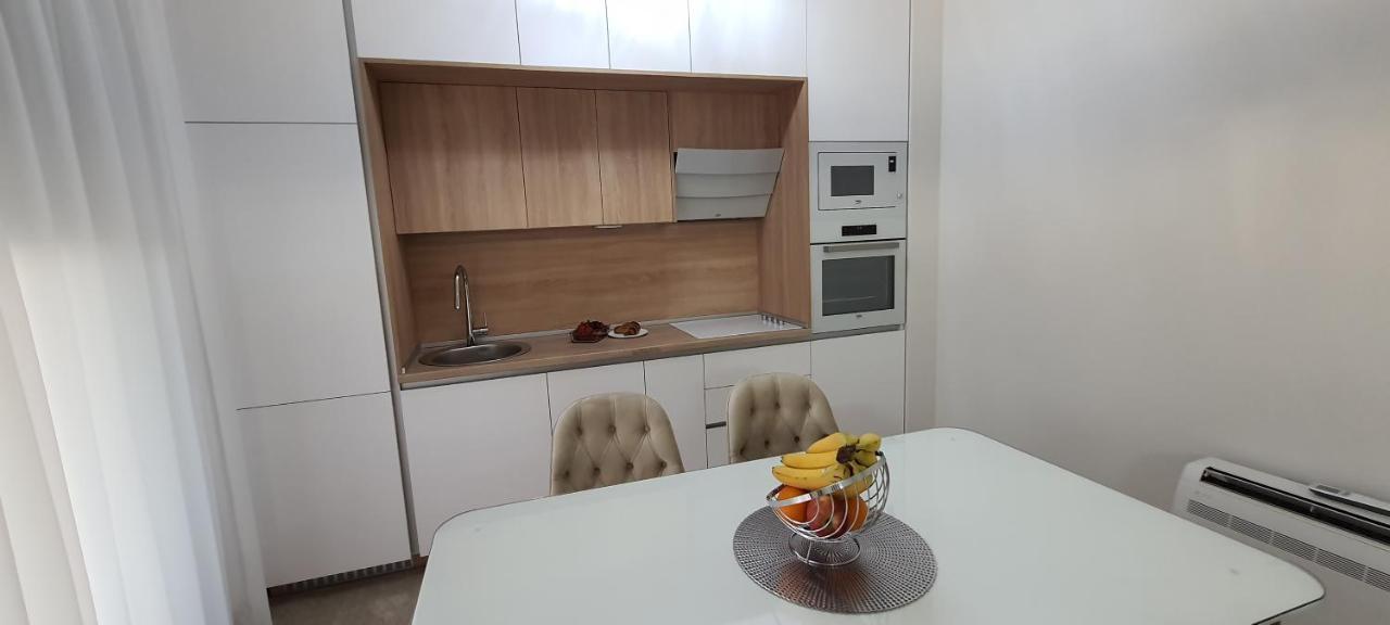 Luxury Apartment Stefanija Тиват Екстериор снимка