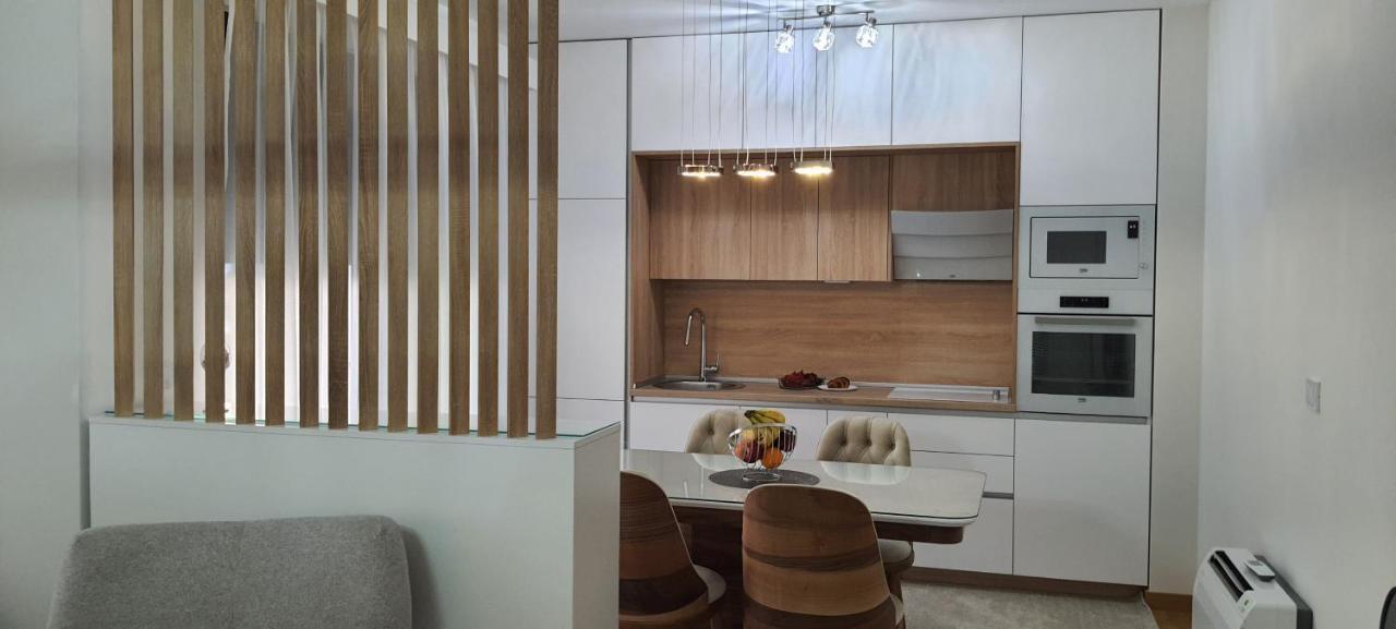 Luxury Apartment Stefanija Тиват Екстериор снимка