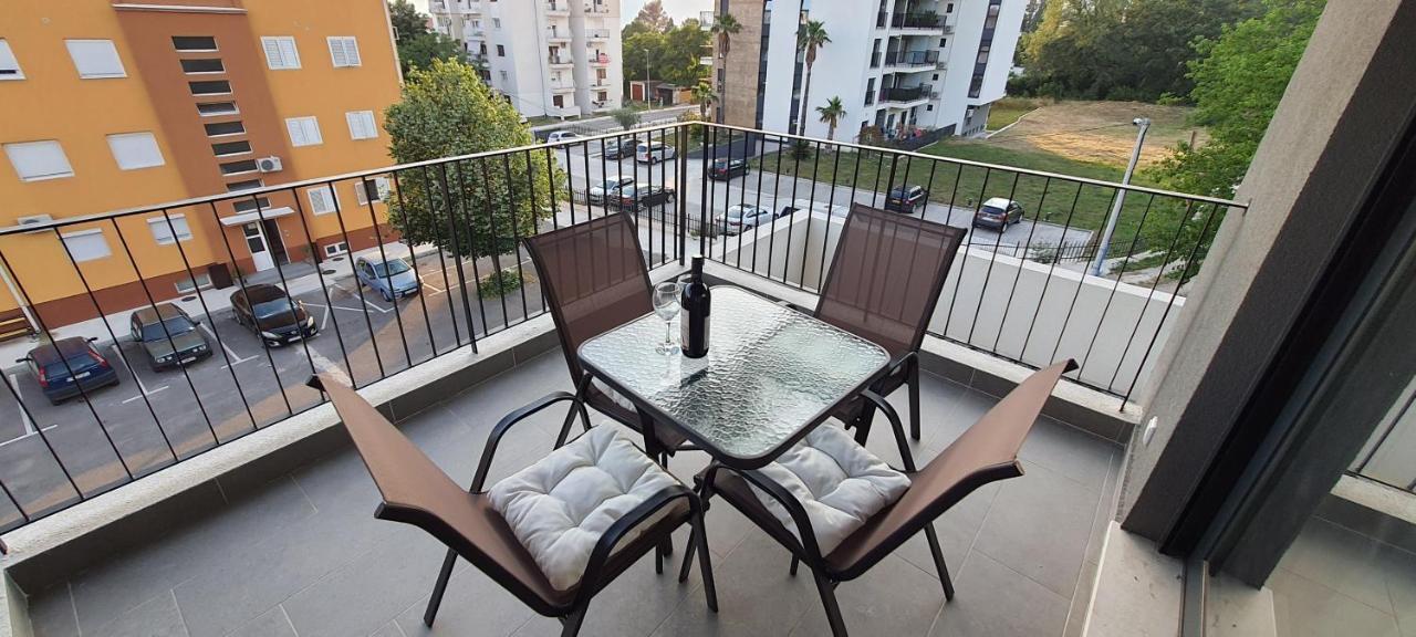 Luxury Apartment Stefanija Тиват Екстериор снимка